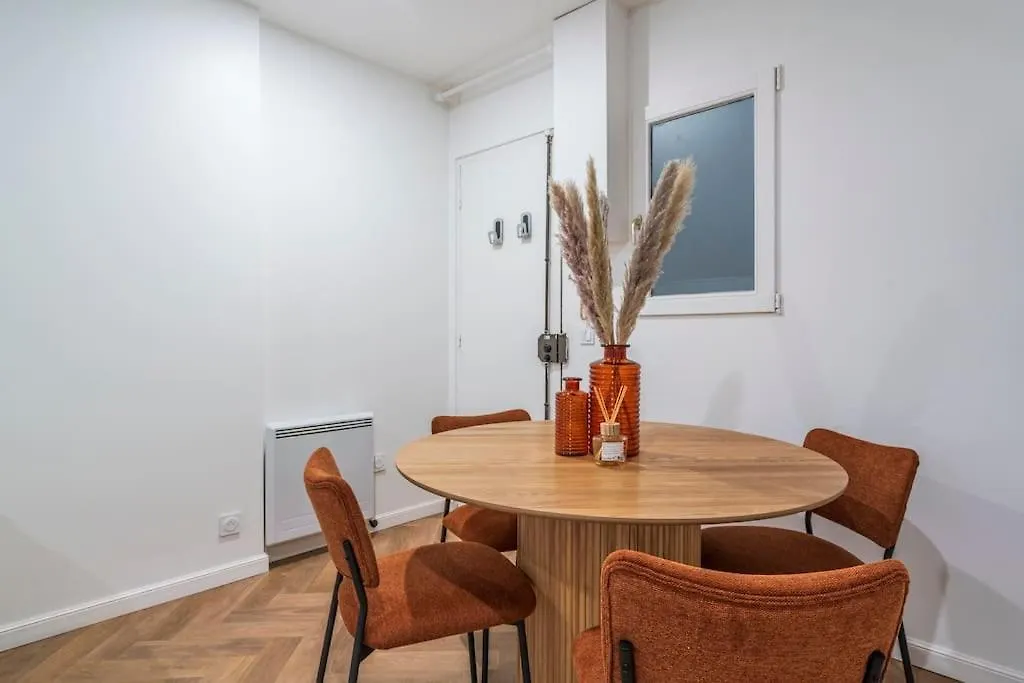 Apartment Studio Avec Terrasse #Sacrecoeur #Montmartre Paris